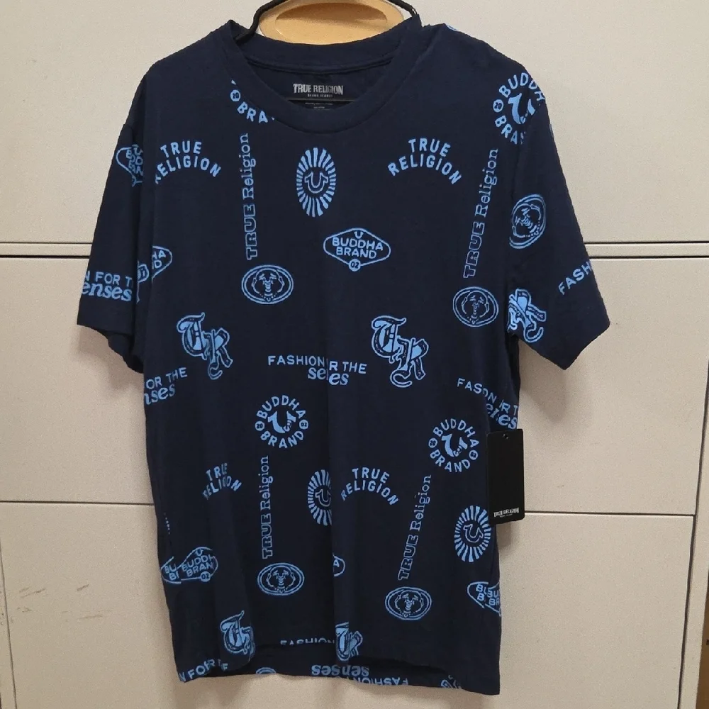 True Religion Men’s Navy Graphic T-Shirt | Short Sleeve Logo Tee. Medium Sz[1026